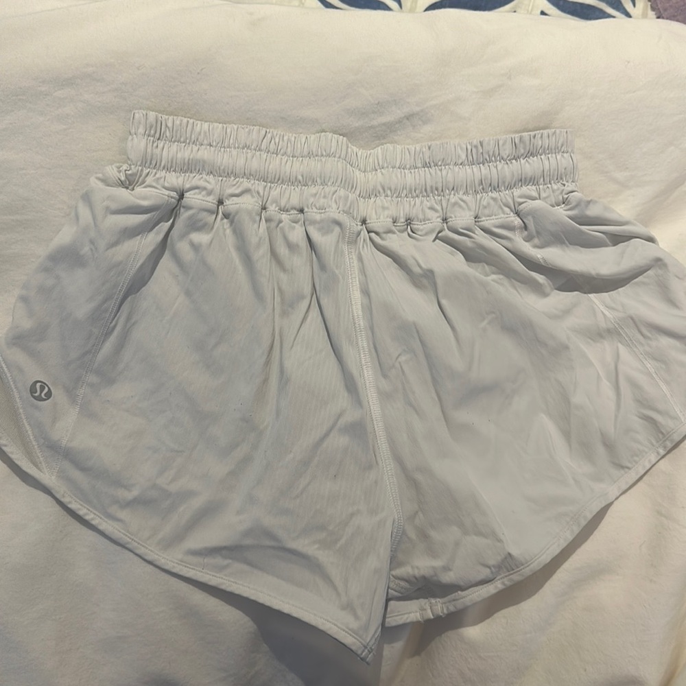 Hotty Hot High-Rise Lined Short 2.5"- size 4